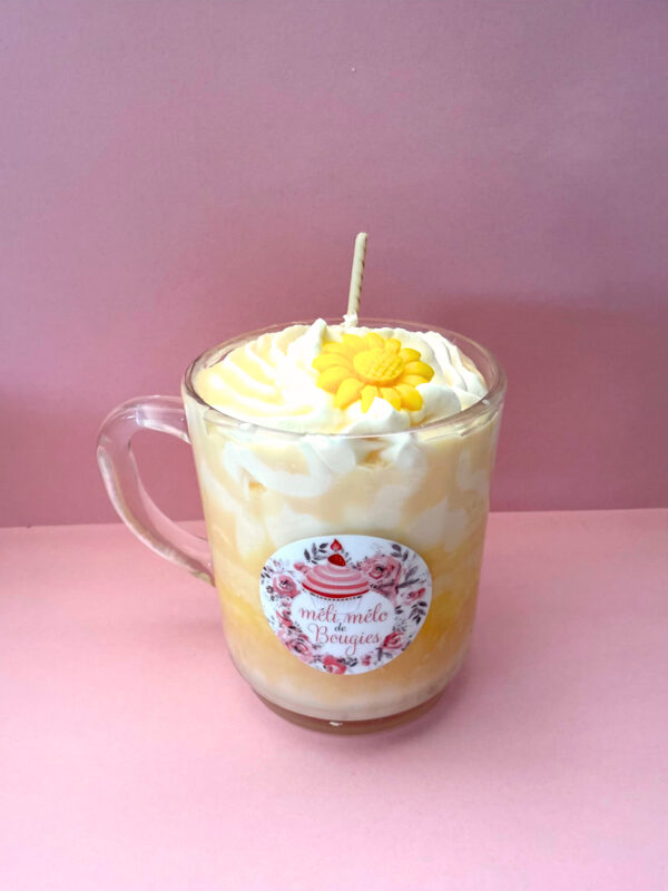 Bougie tasse parfum madeleine
